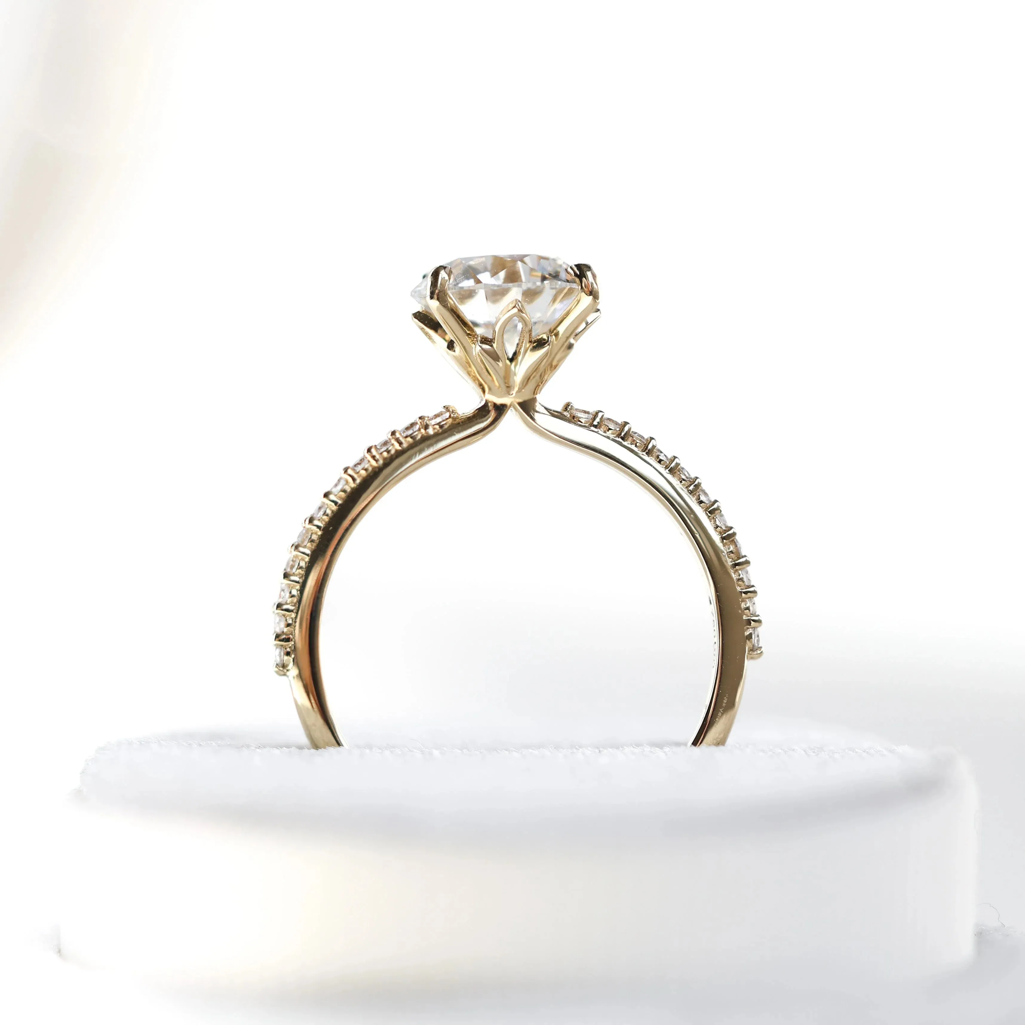 Fiamma 2Ct Round Diamond Ring