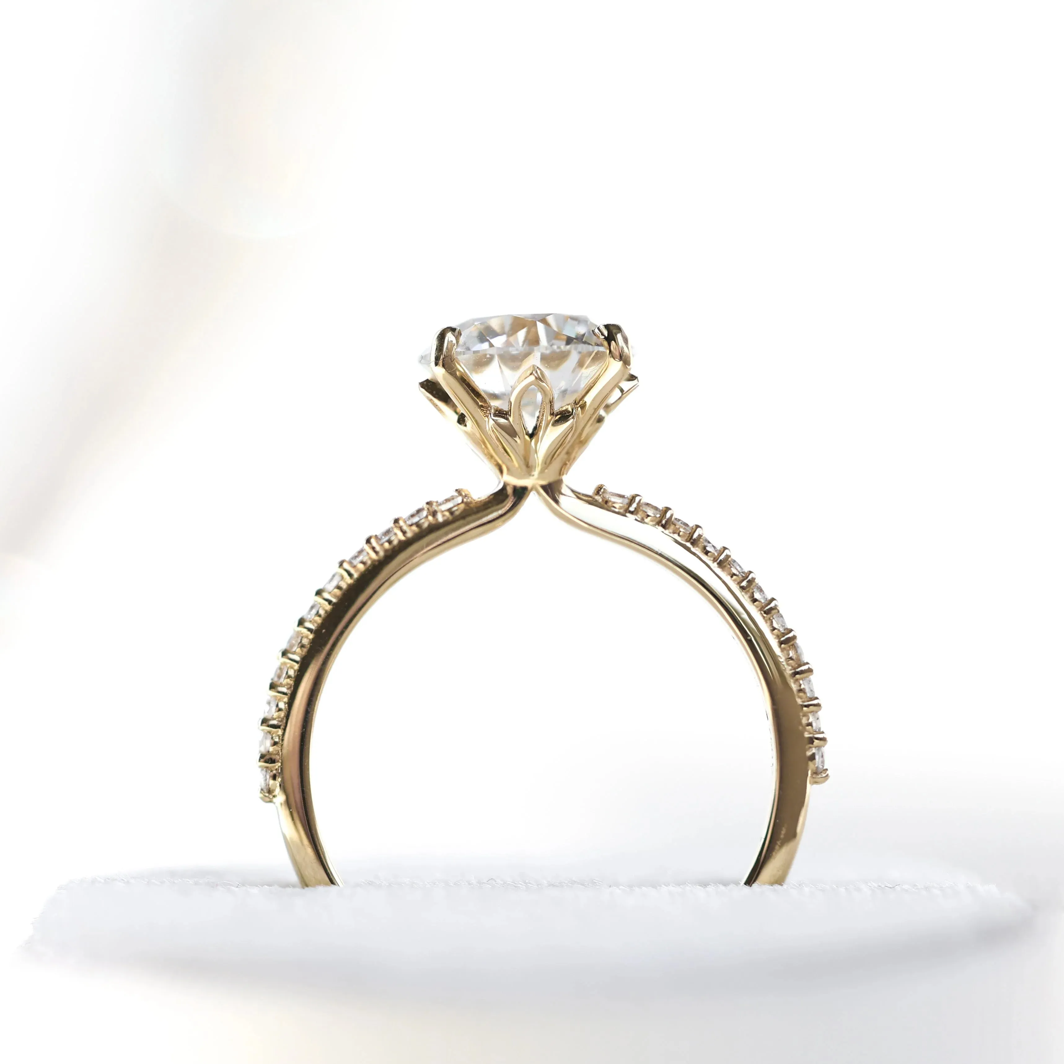 Fiamma 2Ct Round Diamond Ring