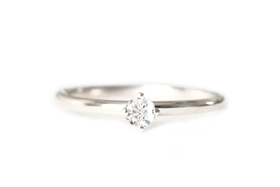 Petit Lola Diamond Ring